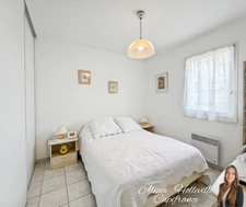 600 m from the beach, your quiet 2-bedroom apartment with swimming pool and parking!