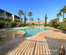 600 m from the beach, your quiet 2-bedroom apartment with swimming pool and parking!