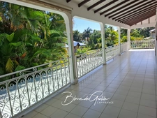 Maison à vendre 10 pièces BAIE MAHAULT (971)