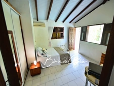 Maison à vendre 10 pièces BAIE MAHAULT (971)