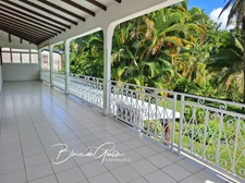 Maison à vendre 10 pièces BAIE MAHAULT (971)