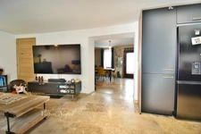 Maison de village rénovée à vendre à MOURIES (13)