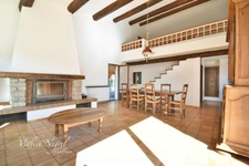 Maison de plain-pied, 4 chambres à vendre AUREILLE (13)