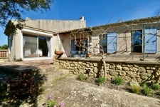 Maison de plain-pied, 4 chambres à vendre AUREILLE (13)