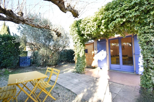 Appartement en résidence sécurisé avec piscine à MOURIES (13)