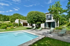 Villa luxueuse à SAINT SATURNIN LES APT (84)
