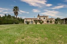 A vendre : Superbe maison de 150 m2 à Mouriès, sur 4500 m2 de terrain.