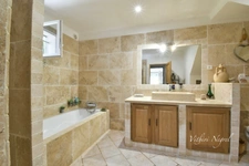 A vendre : Magnifique maison de plus de 200 m2 à MOURIES (13)