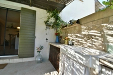Maison au pied des Alpilles de plus de 200 m2 et 2 dépendances à MOURIES (13)