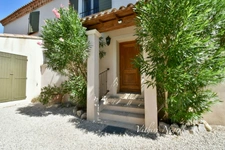 Maison au pied des Alpilles de plus de 200 m2 et 2 dépendances à MOURIES (13)