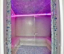 Maison rénovée de 163 m2 avec piscine à MOURIES (13)