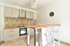Propriété à vendre 8 pièces et annexe  MOURIES (13)