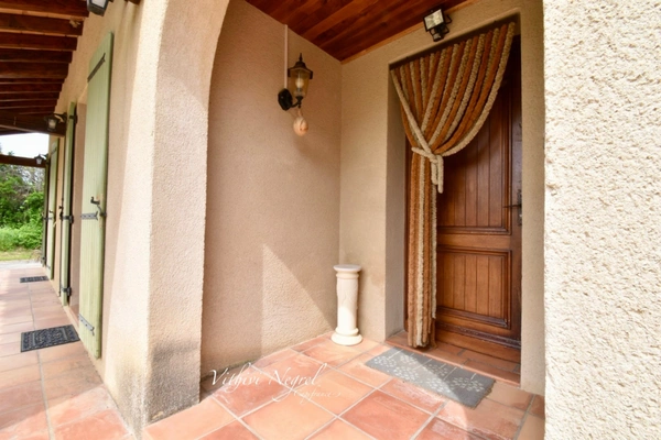 A vendre : Superbe maison de 150 m2 à Mouriès, sur 4500 m2 de terrain.