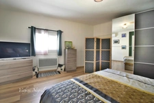 Maison de village rénovée à vendre à MOURIES (13)