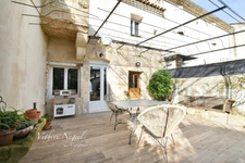 Maison de village de charme à vendre 4 pièces - centre de MOURIES (13) - Terrain de 900 m2 - Rénovation complète