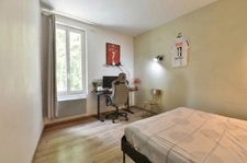 Propriété à vendre 8 pièces et annexe  MOURIES (13)