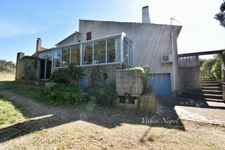 Maison de plain-pied, 4 chambres à vendre AUREILLE (13)