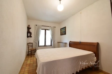 Maison de plain-pied, 4 chambres à vendre AUREILLE (13)