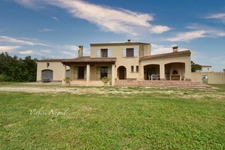 A vendre : Superbe maison de 150 m2 à Mouriès, sur 4500 m2 de terrain.