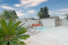 Maison rénovée de 163 m2 avec piscine à MOURIES (13)