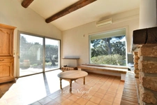 Maison de plain-pied, 4 chambres à vendre AUREILLE (13)