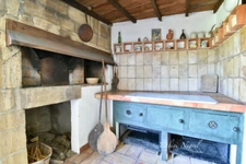 Maison de plain-pied, 4 chambres à vendre AUREILLE (13)