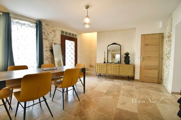 Maison de village rénovée à vendre à MOURIES (13)