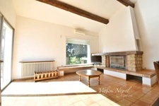 Maison de plain-pied, 4 chambres à vendre AUREILLE (13)