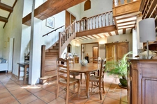 A vendre : Superbe maison de 150 m2 à Mouriès, sur 4500 m2 de terrain.