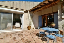 Maison de plain-pied, 4 chambres à vendre AUREILLE (13)
