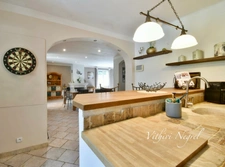 Maison au pied des Alpilles de plus de 200 m2 et 2 dépendances à MOURIES (13)