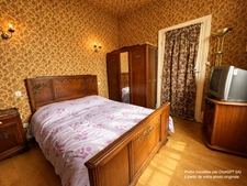 ROANNE – MAISONNETTE DE 49,50 M² – 1 CHAMBRE – COUR D’ENVIRON 200 M² ET DÉPENDANCES