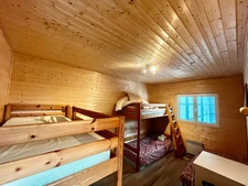 Hangar aéronautique aménagé et loué à VENDRE à  SAINT LEGER SUR ROANNE (42)