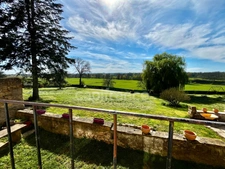 Saint-Pierre-la-Noaille (42)Grande maison avec jardin de 3 610 m² et accès privé à la Véloire – Idéal famille ou projet gîte