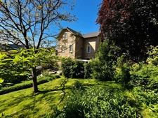 Rare en plein centre de Cours la ville – Maison de caractère 5 chambres avec jardin arboré et studio indépendant