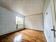 A 5 mn de MARCIGNY – Maison familiale d’environ 163 m² habitables avec terrasse, dépendance, garages et terrain de 1 641 m².