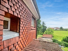 A 5 mn de MARCIGNY – Maison familiale d’environ 163 m² habitables avec terrasse, dépendance, garages et terrain de 1 641 m².