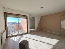 DIJON Appartement T2 - 50m² - Dernier étage - Balcon - Parking