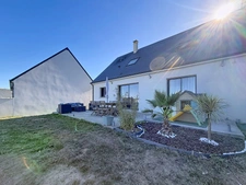 INDRE ET LOIRE, MONNAIE 10 KMS DE Tours, maison de 120 m2 avec jardin, 3 chambres et bureau 