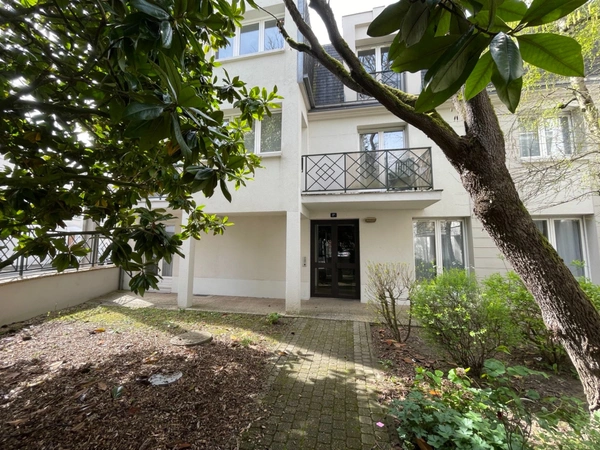 Appartement T3- Orleans centre proche place Dunois .