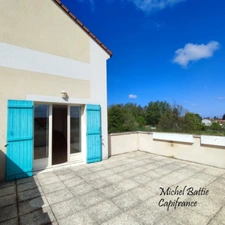 Laissez-vous séduire par ce cocon lumineux avec terrasse : installez-vous sans travaux ! Saint-Just Saint-Rambert