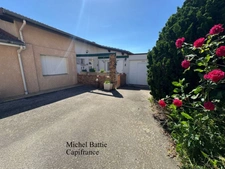 MAISON DE VILLE au calme avec terrasse privative, cour fermée et garage
