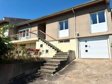 SAINT-JEAN-BONNEFONDS – Maison familiale de 120 m² avec jardin, terrasse et garage