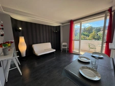 NOUVEAUTÉ À SAINT-ÉTIENNE Un appartement lumineux, une belle vue dégagée