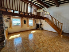 MAISON DE VILLE au calme avec terrasse privative, cour fermée et garage