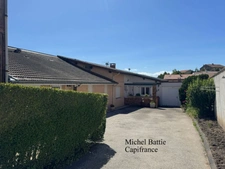 MAISON DE VILLE au calme avec terrasse privative, cour fermée et garage
