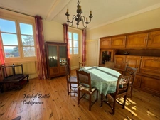 ? MAISON DE CARACTÈRE – CENTRE DE SAINT-GALMIER – PROPRIETE UNIQUE