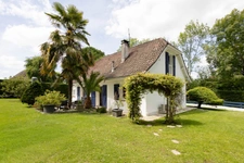 Exclusivité Maison T4, 118m², grand terrain arboré 2000m² à THEZE (64)