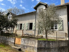 Domaine exceptionnel, 12 Ha, 2 maisons et grande bâtisse de 1930, grange de stockage, 30 min de Pau