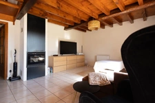 Maison rénovée, 3 chambres, terrain 2000m², 114m², hangar 100m² à MOMAS (64)